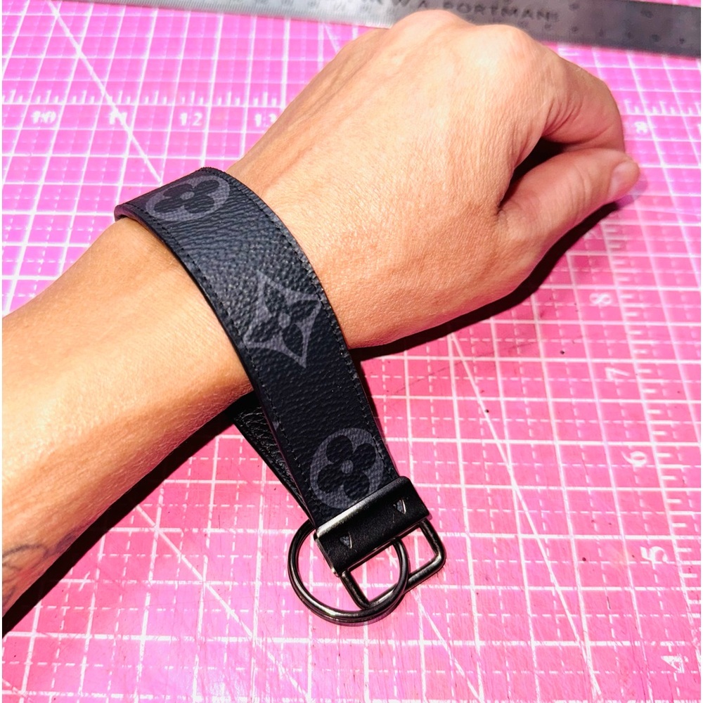 Lv Black Eclipse Monogram Keychain Key Holder - image 3